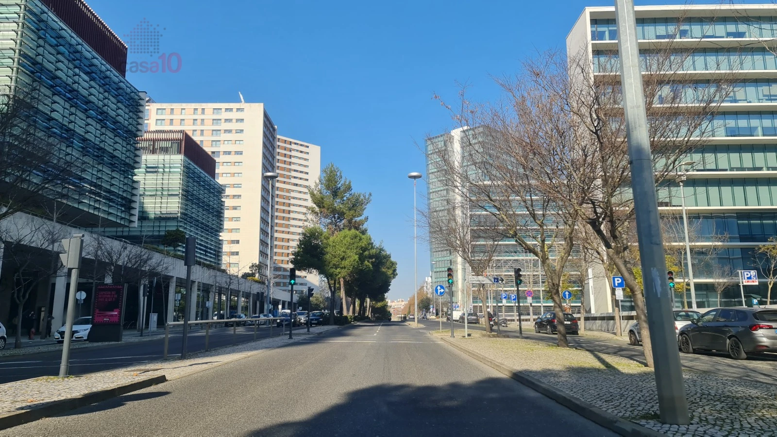 COMMERCIAL SPACE OF EXCELLENCE FOR SALE IN PARQUE DAS NAÇÕES